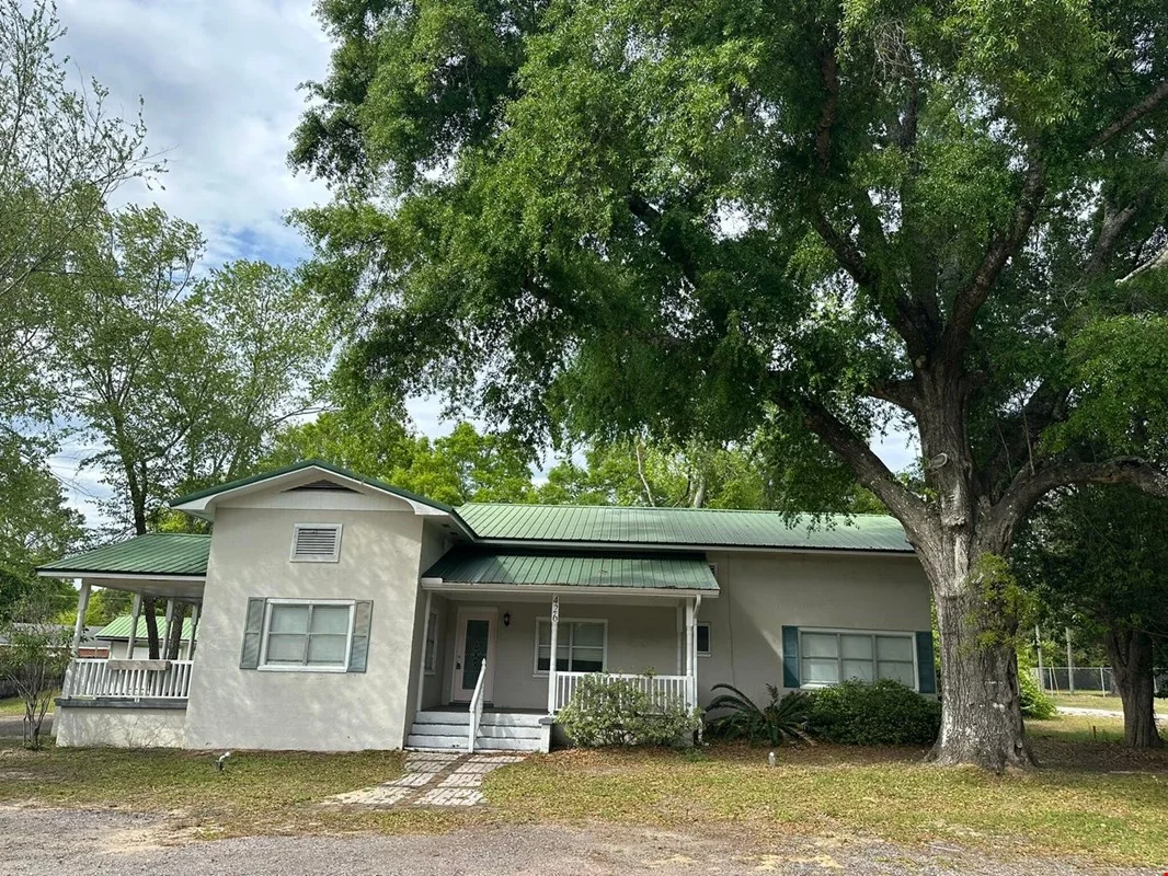 426 W James Lee, Crestview, FL — Sale in Crestview, FL, photo 1 of 8