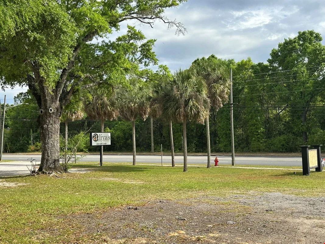 426 W James Lee, Crestview, FL — Sale in Crestview, FL, photo 5 of 8