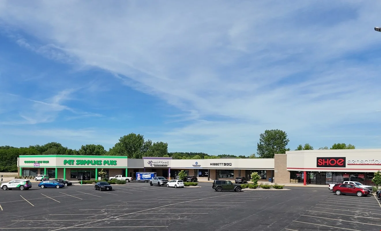 1810-1876 S West Ave The Meadows Shopping Center… — Lease in Freeport, IL, photo 2 of 8