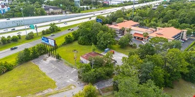 4402 Old Salisbury Rd — Sale in Jacksonville, FL, photo 3 of 8