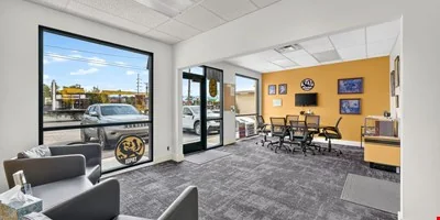 Prime Office Building with Exceptional Frontage — Sale in Salt Lake City, UT, photo 4 of 8