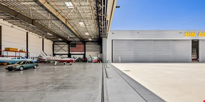 800 Aviation Dr - SoCal Executive Hangar at KCMA — Sale in Camarillo, CA, photo 7 of 8