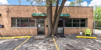 5860 NW HWy — Lease in Chicago, IL, photo 2 of 8