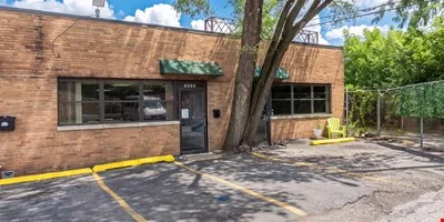 5860 NW HWy — Lease in Chicago, IL, photo 5 of 8