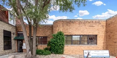 5860 NW HWy — Lease in Chicago, IL, photo 1 of 8