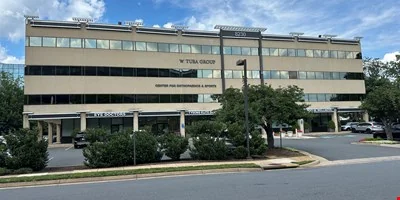 Boone Blvd Condos — Lease in Tysons, VA, photo 3 of 8