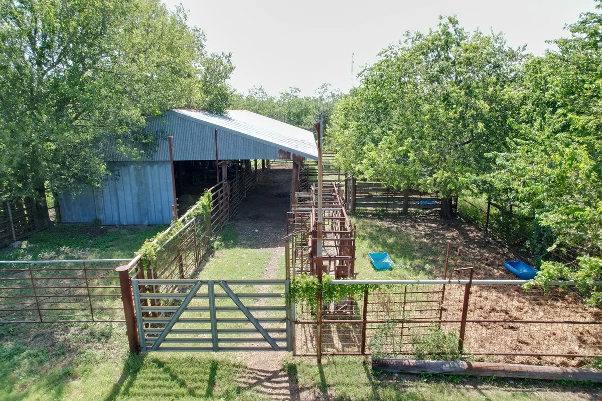 14650 Graef Rd — Sale in Creedmoor, TX, photo 4 of 8