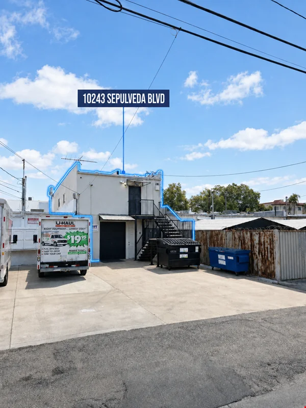 Office/Retail — Sale in Los Angeles, CA, photo 4 of 8