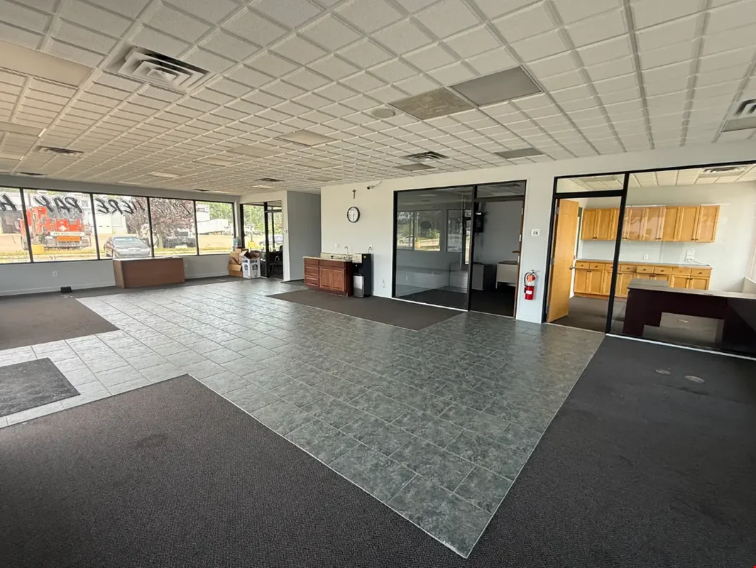 Auto Sales Facility with Separate Repair Building — Lease in Lansing, MI, photo 5 of 8