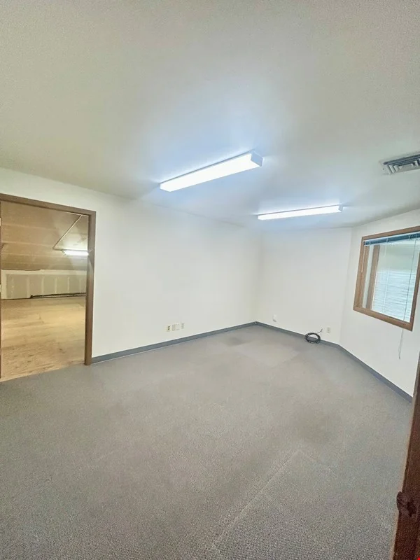 2707 W Eisenhower #2 — Lease in Loveland, CO, photo 3 of 8