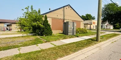 2305 N High St - Lansing Mi — Sale in Lansing, MI, photo 2 of 7