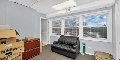3S340 Rockwell St, Unit 201 - 2nd Floor South,… — Lease in Warrenville, IL, photo 3 of 6
