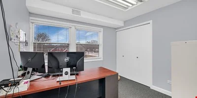 3S340 Rockwell St, Unit 201 - 2nd Floor North,… — Lease in Warrenville, IL, photo 6 of 8
