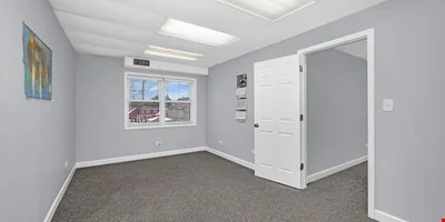 3S340 Rockwell St, Unit 201 - 2nd Floor North,… — Lease in Warrenville, IL, photo 5 of 8