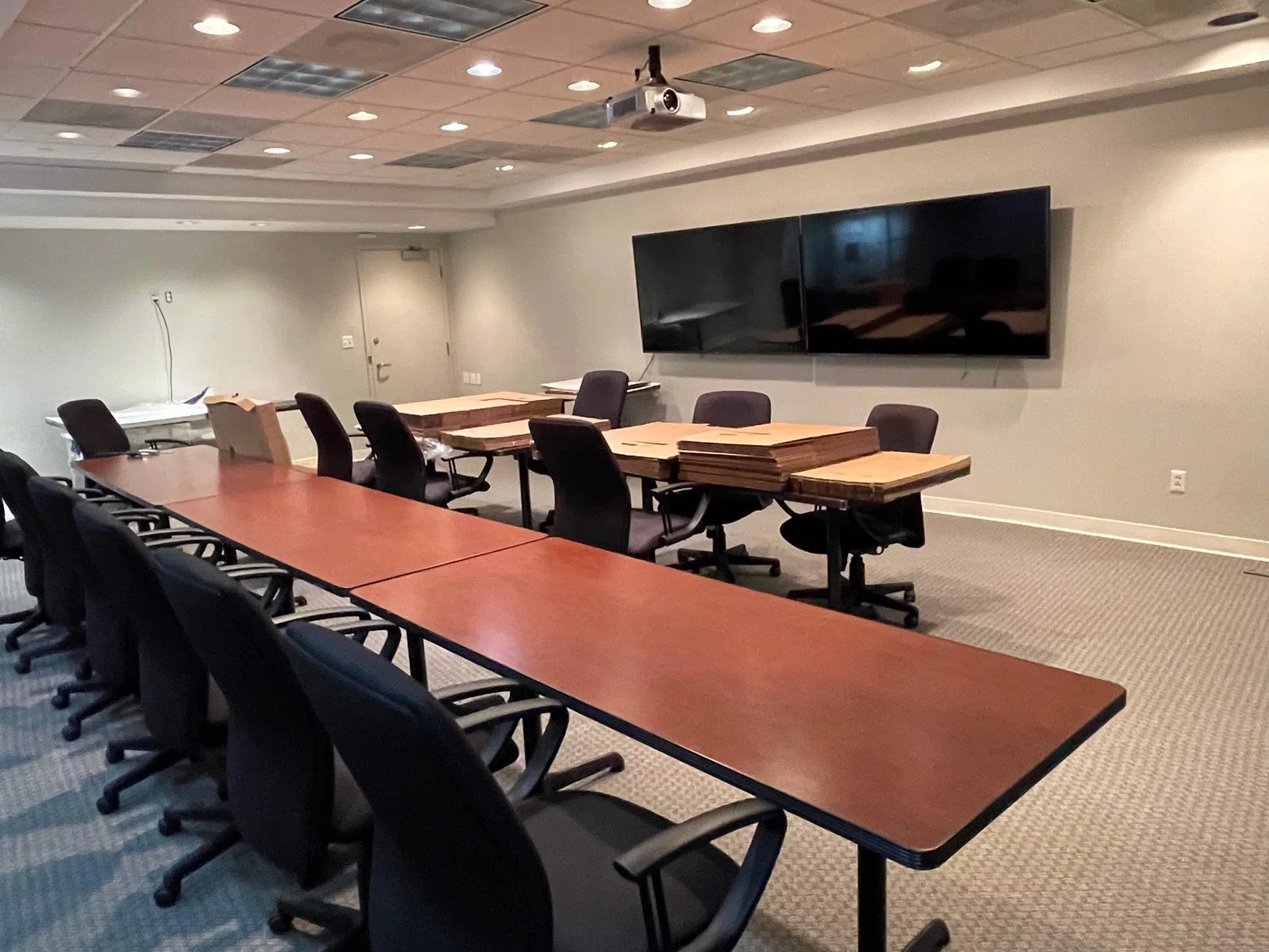 Pond View Corporate Center — Lease in Farmington, CT, photo 2 of 4