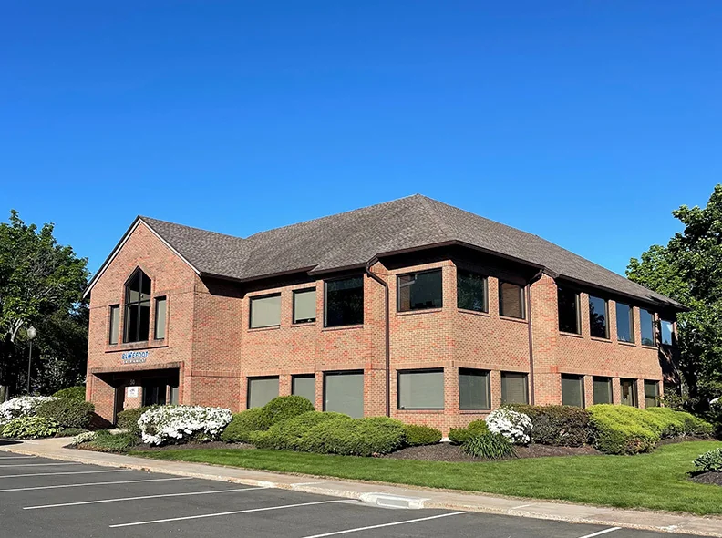 50 Avon Meadow Lane — Lease in Avon, CT, photo 2 of 5