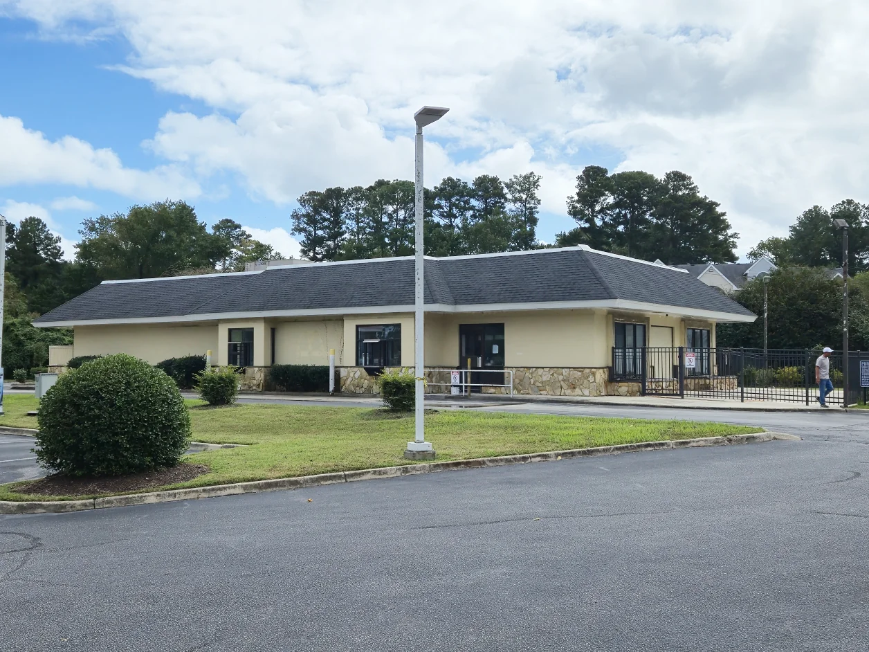 Retail in Virginia Beach, VA — Sale in Virginia Beach, VA, photo 1 of 4
