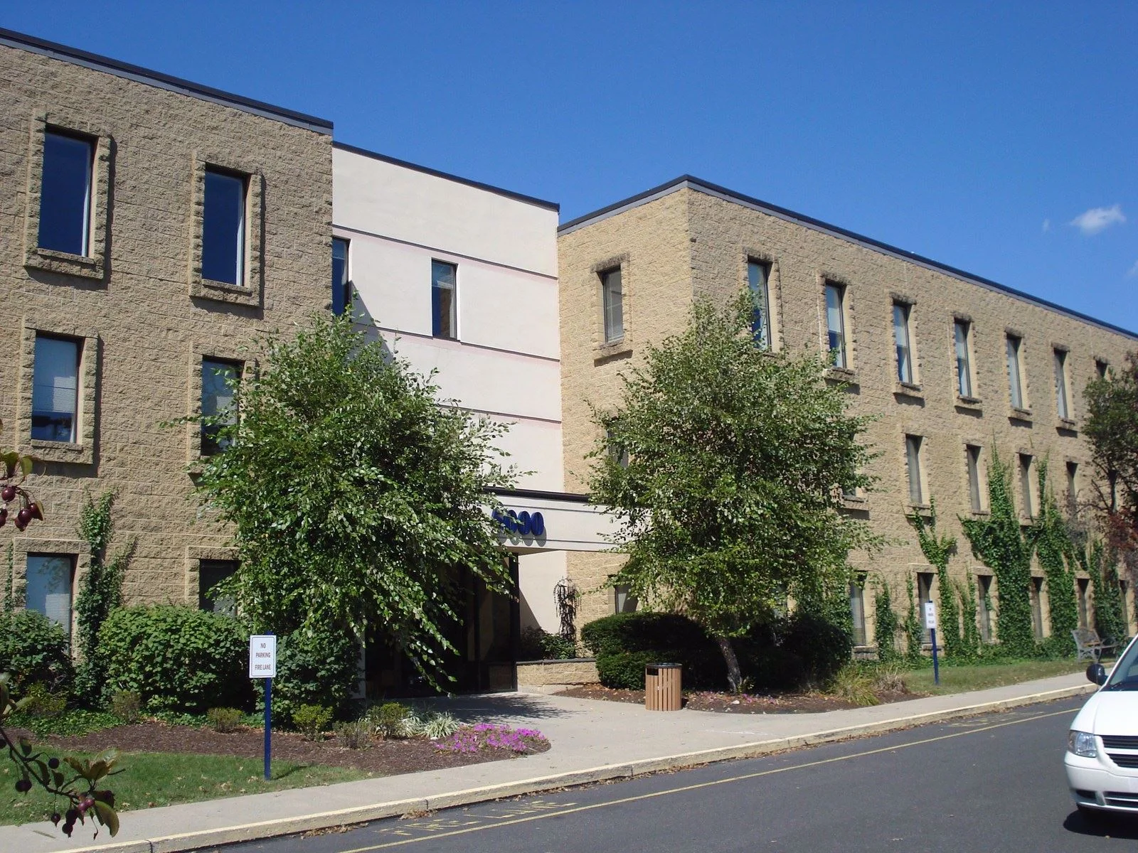 Commerce Corporate Center — Lease in Allentown, PA, photo 7 of 8