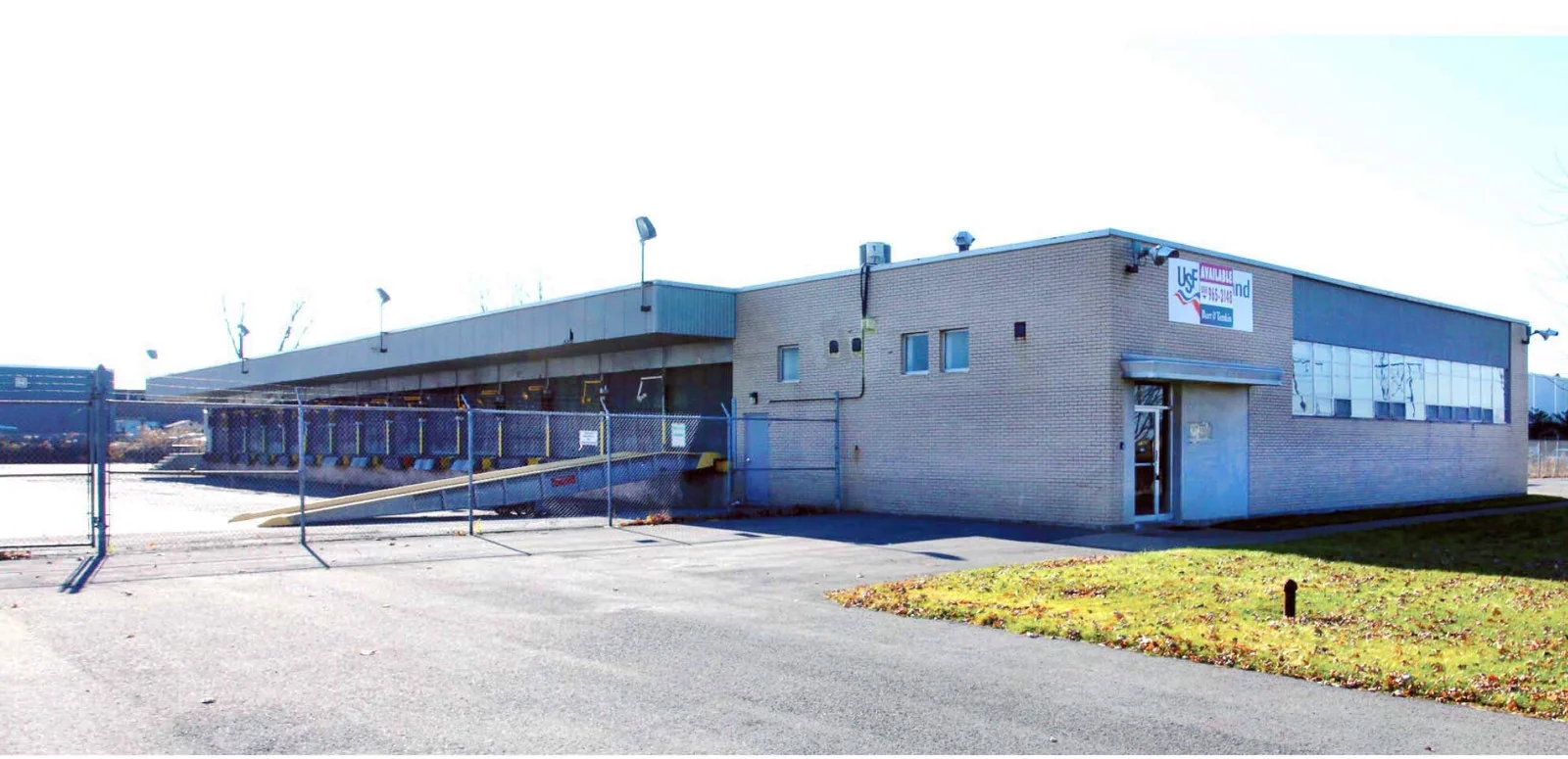 Cross-Dock with Trailer Parking — Sale in Syracuse, NY, photo 1 of 5