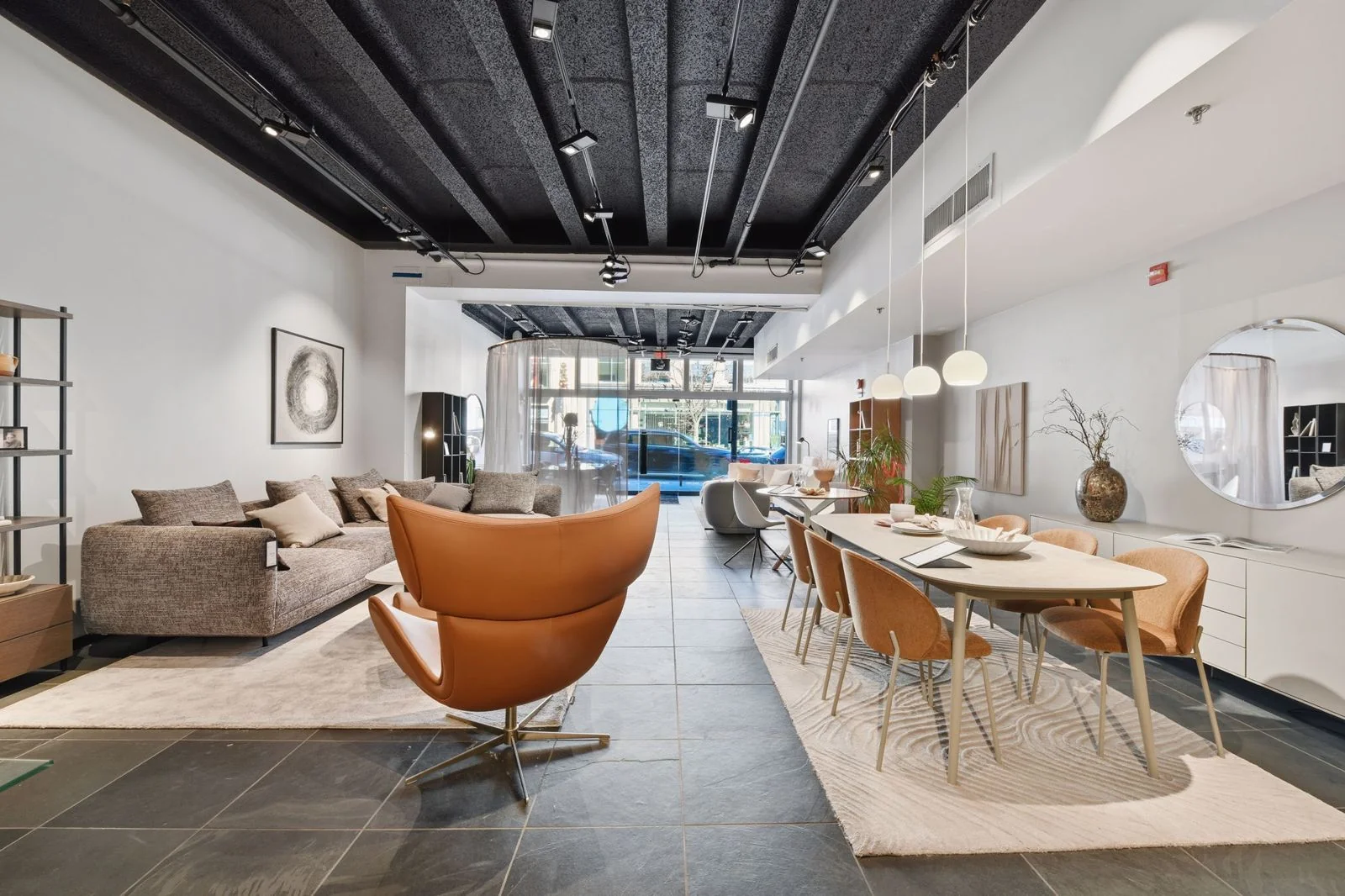 3342 M Street — Lease in Washington, DC, photo 2 of 5