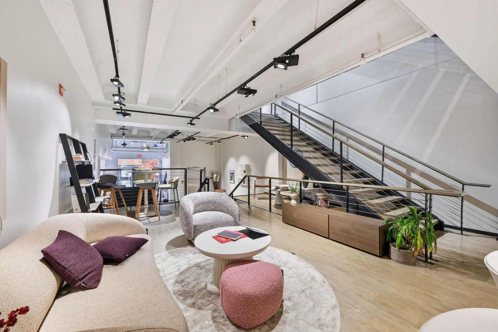 3342 M Street — Lease in Washington, DC, photo 4 of 5