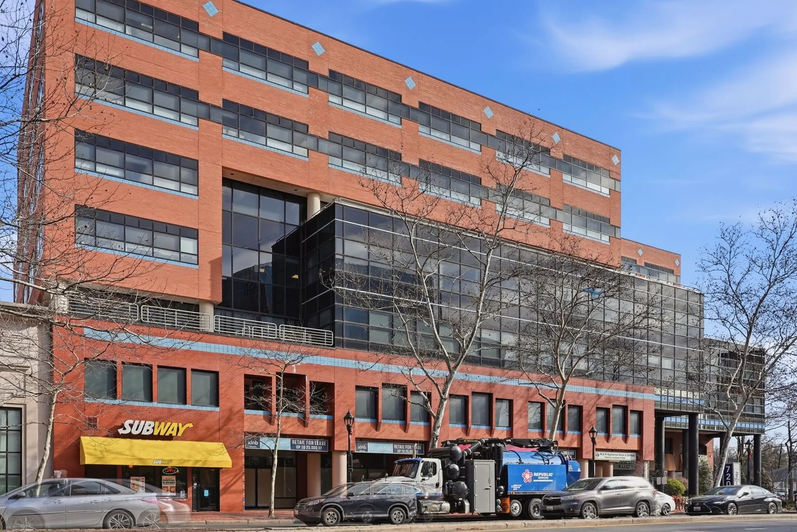Bethesda Gateway Building — Lease in Bethesda, MD, photo 2 of 8