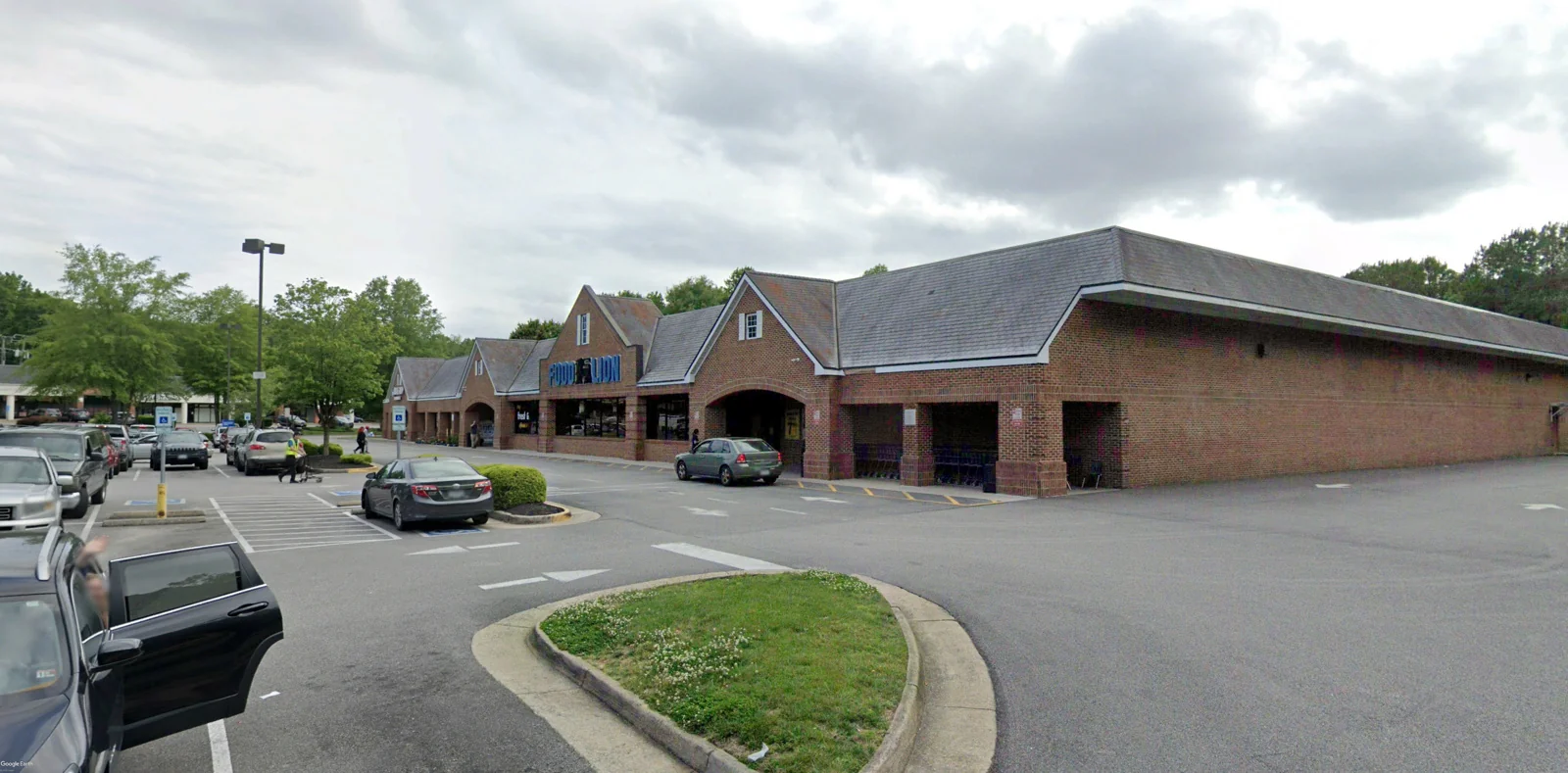 The Shops at Lucks Lane — Lease in Richmond, VA, photo 1 of 2