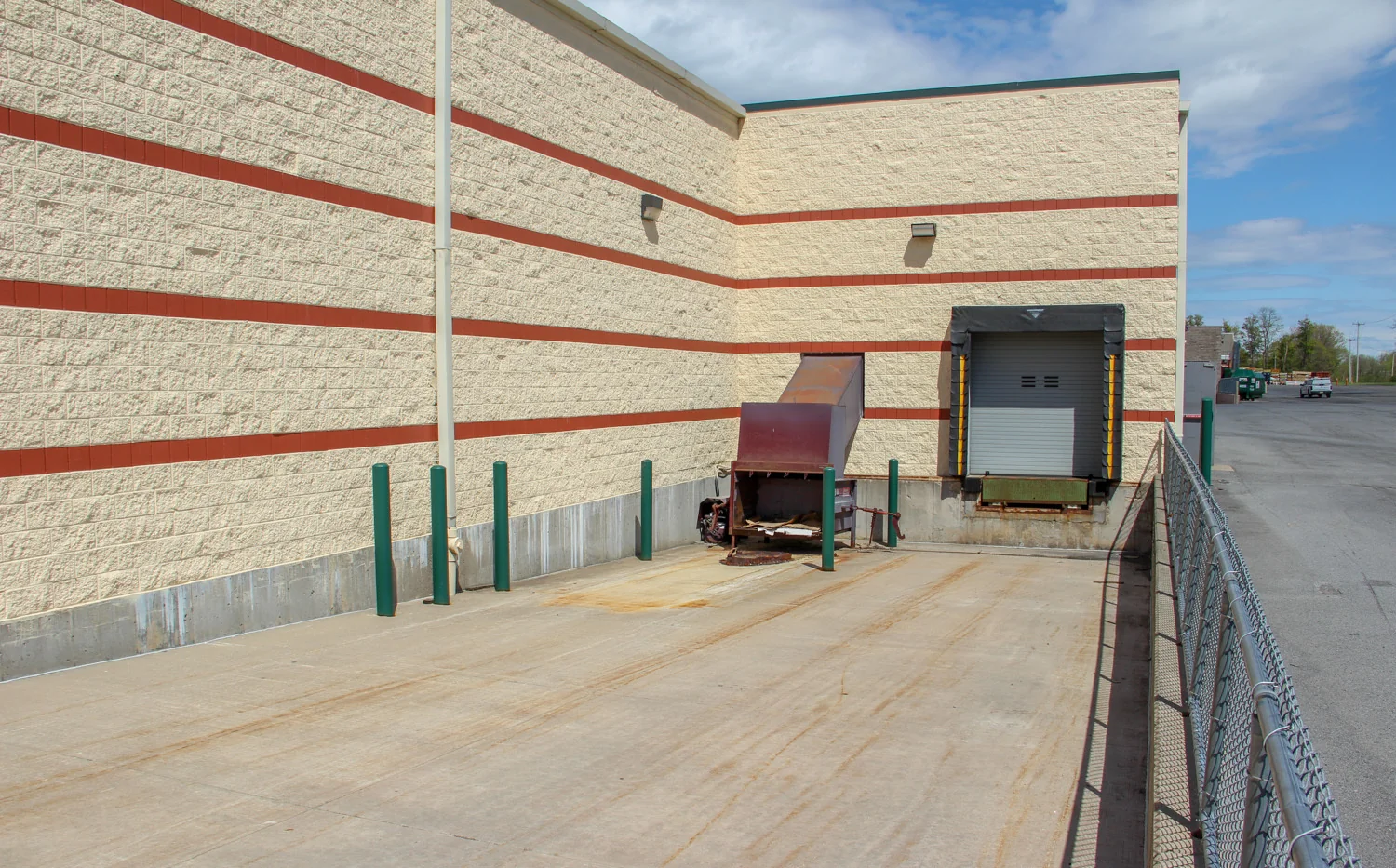 Fingerlakes Crossing Shopping Plaza — Sale in Auburn, NY, photo 5 of 8