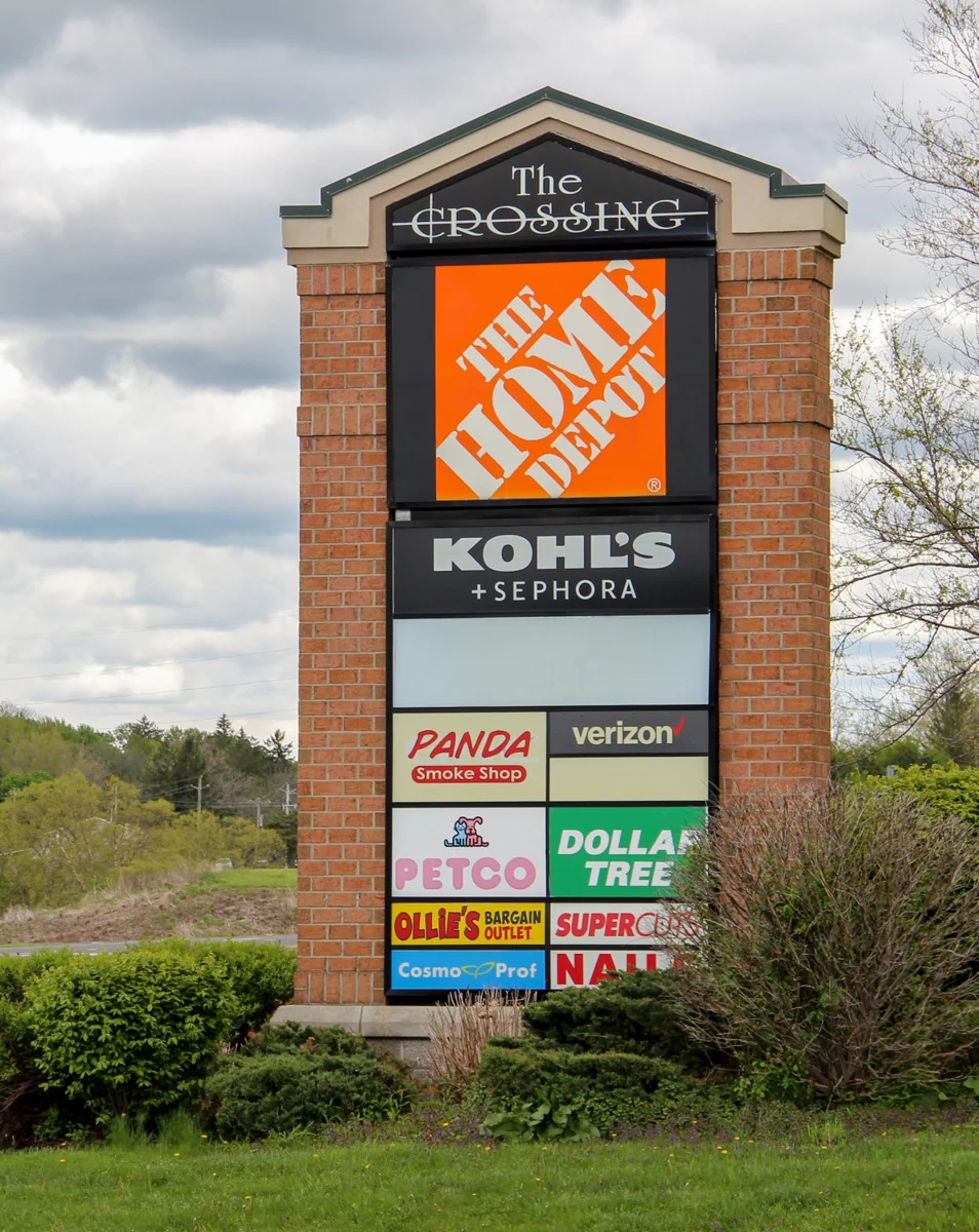 Fingerlakes Crossing Shopping Plaza — Sale in Auburn, NY, photo 7 of 8