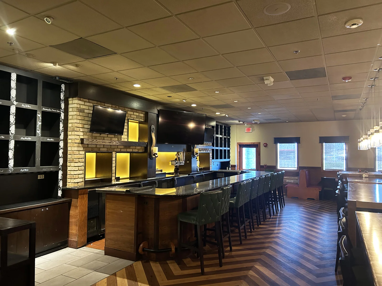 Freestanding Restaurant & Bar — Sale in Rochester, NY, photo 3 of 8