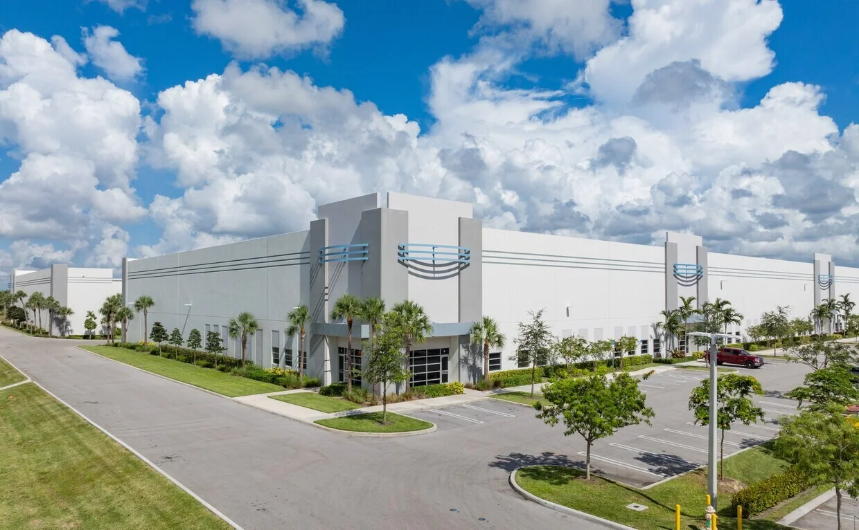 Kurv Pompano — Lease in Pompano Beach, FL, photo 1 of 8