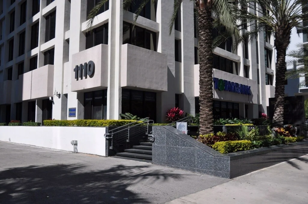 1110 Brickell Ave — Lease in Miami, FL, photo 3 of 5