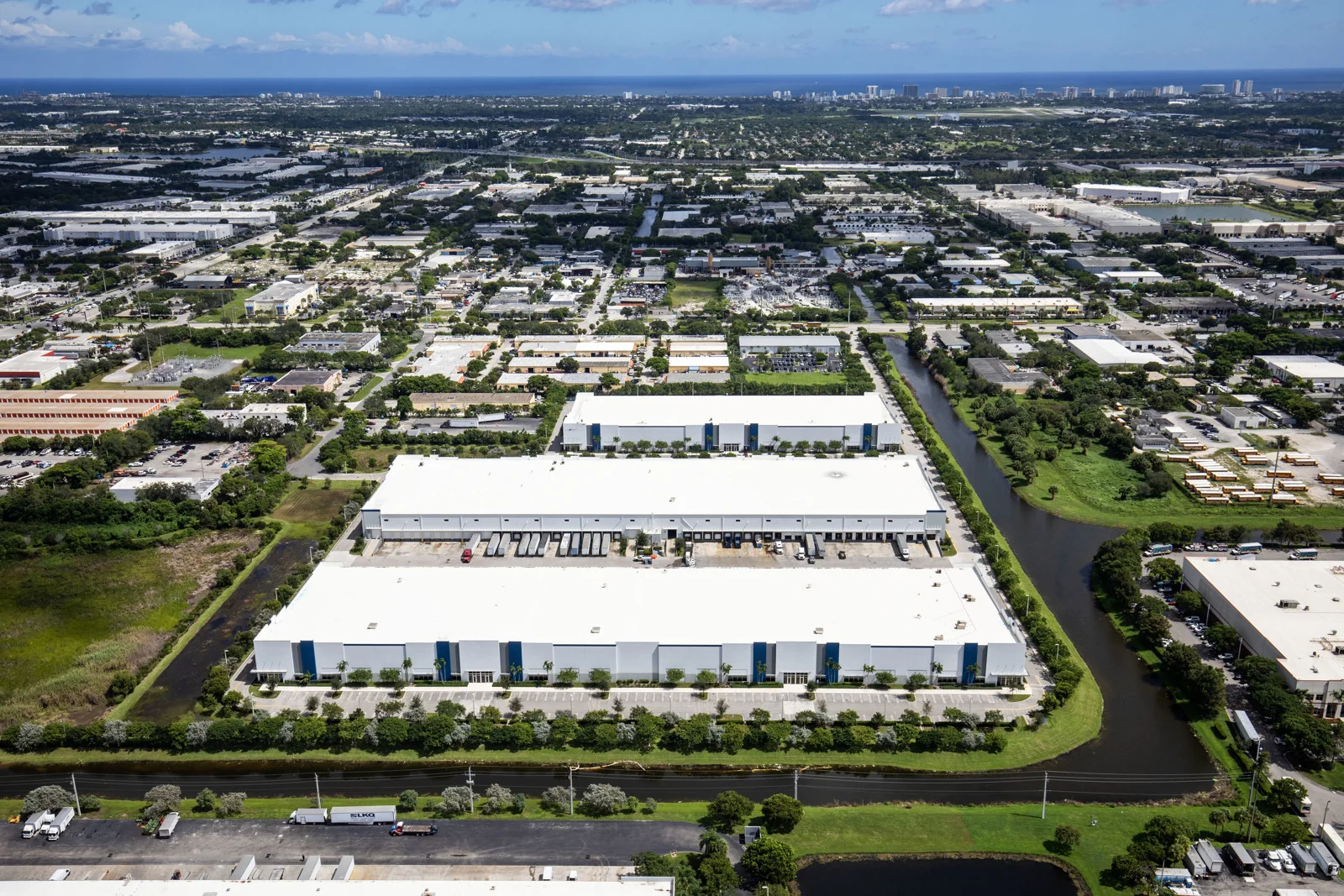CenterPoint Powerline - Building 1 — Lease in Pompano Beach, FL, photo 1 of 8