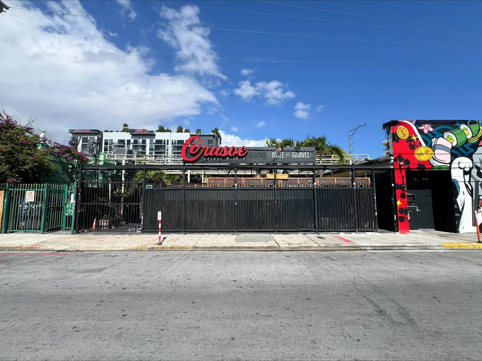 Retail in Miami, FL — Lease in Miami, FL, photo 1 of 5