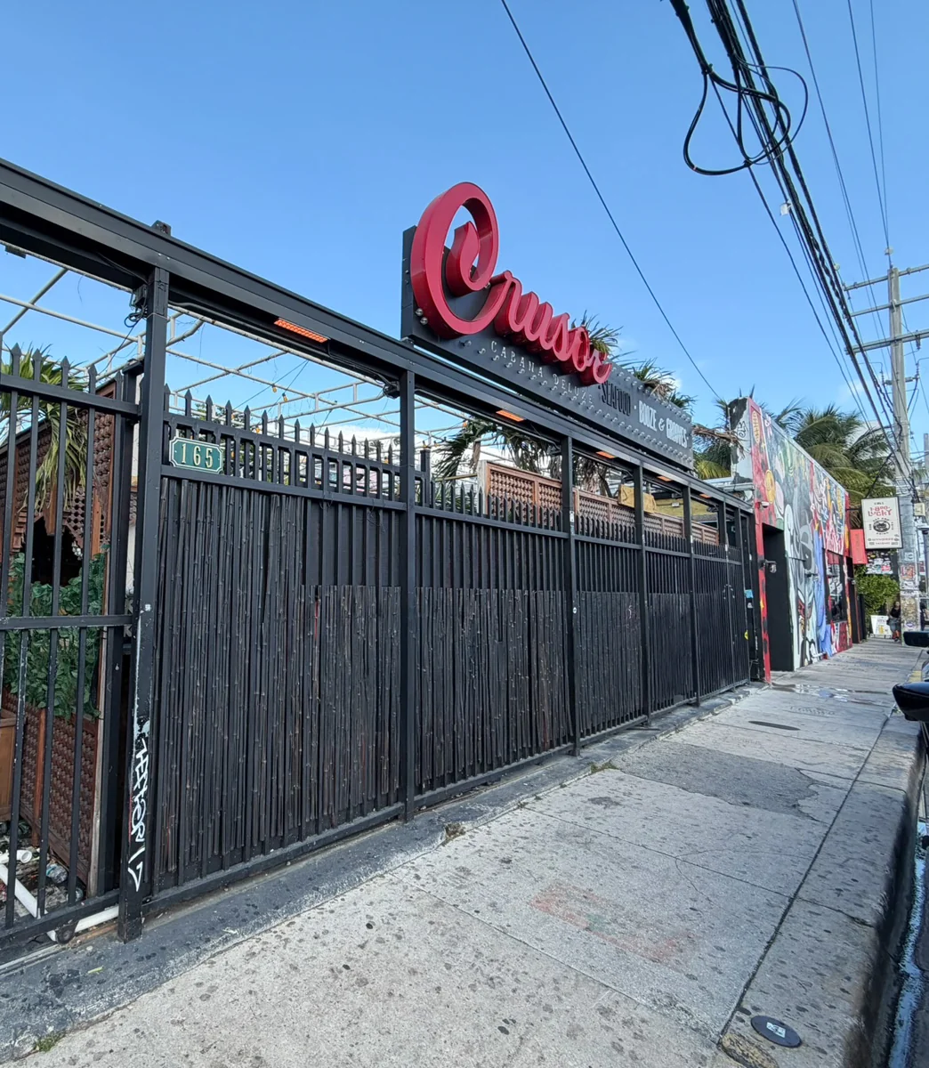 Retail in Miami, FL — Lease in Miami, FL, photo 2 of 5