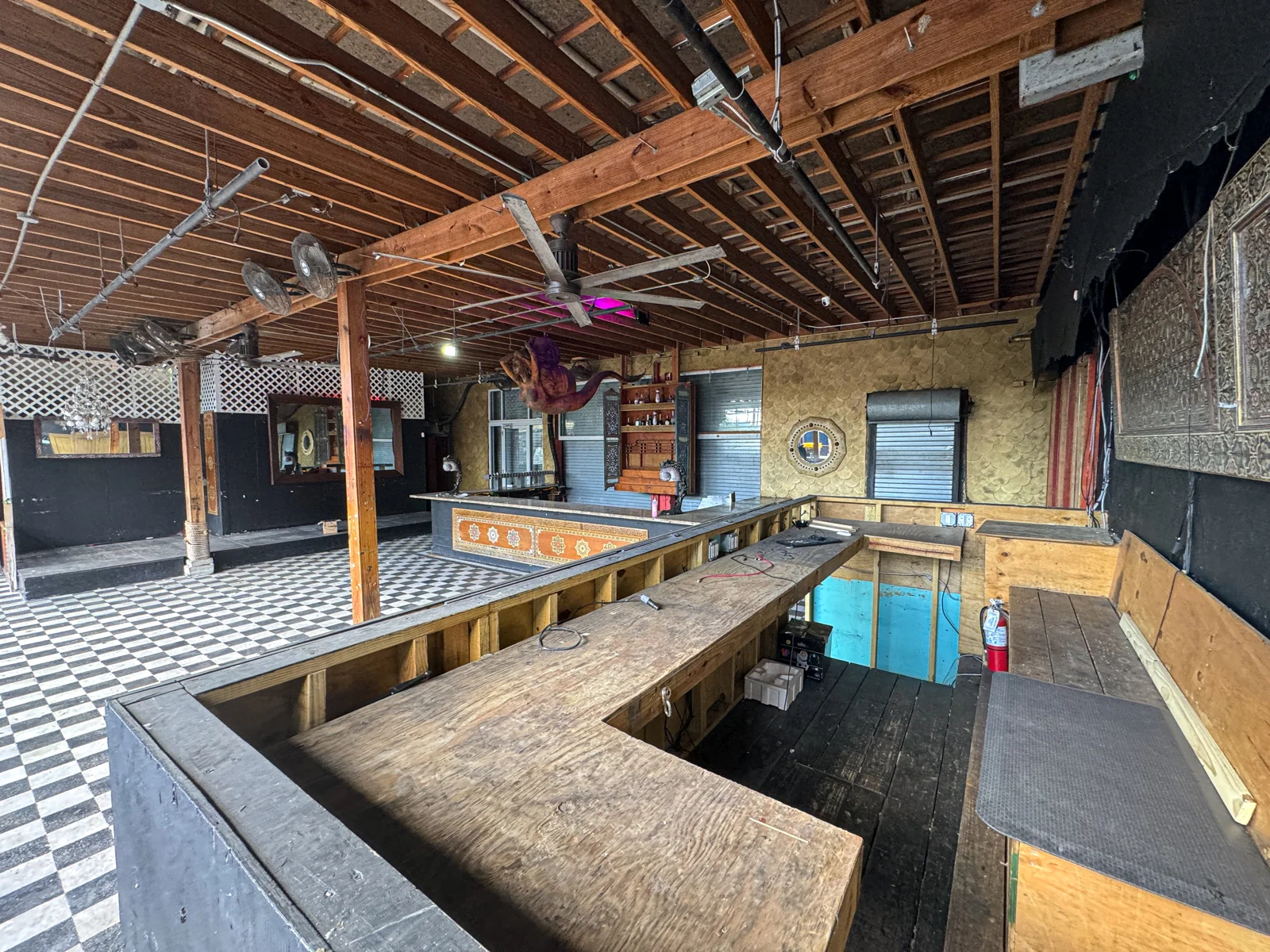 Retail in Miami, FL — Lease in Miami, FL, photo 3 of 5
