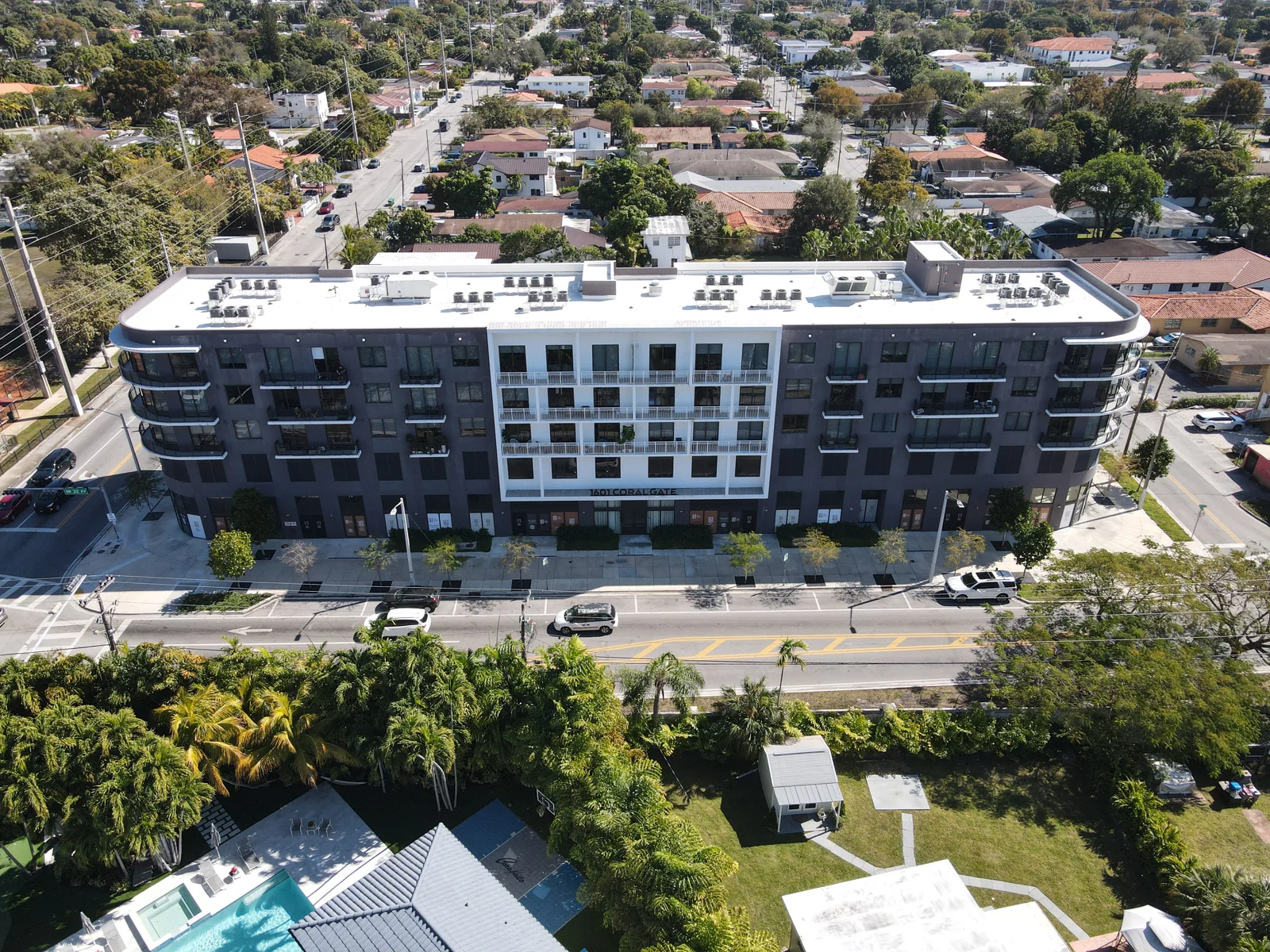 Retail in Miami, FL — Lease in Miami, FL, photo 1 of 5