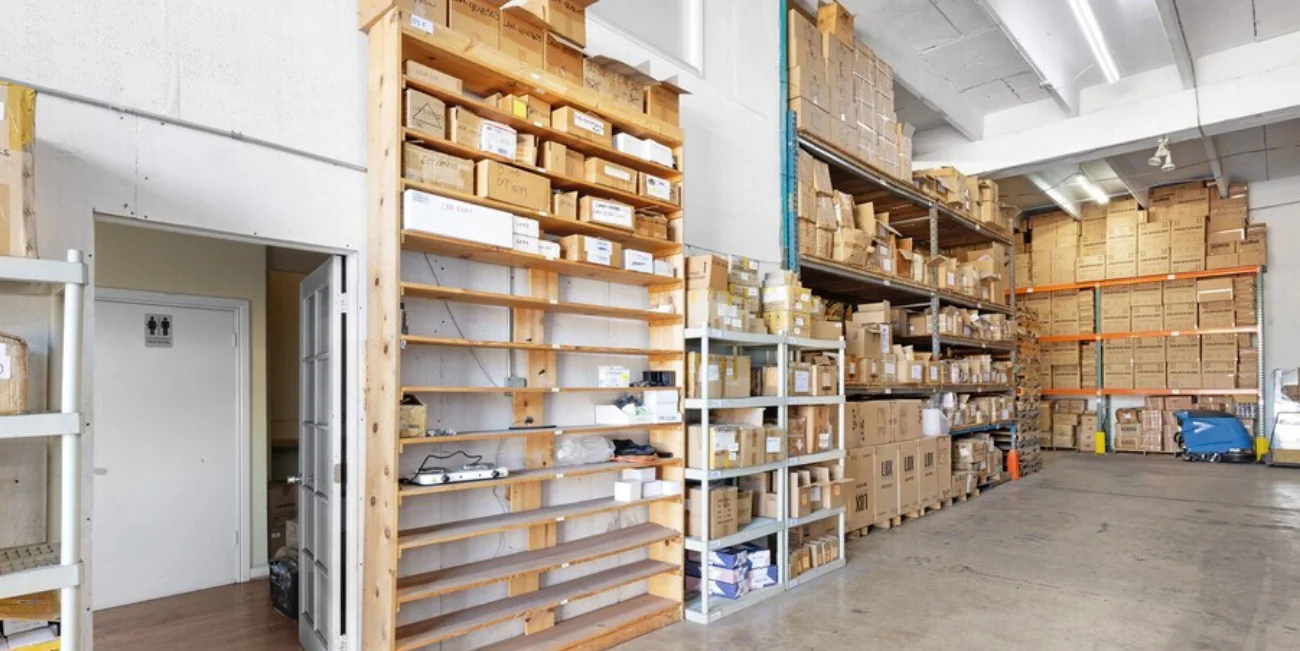 Doral Warehouse — Lease in Miami, FL, photo 2 of 5