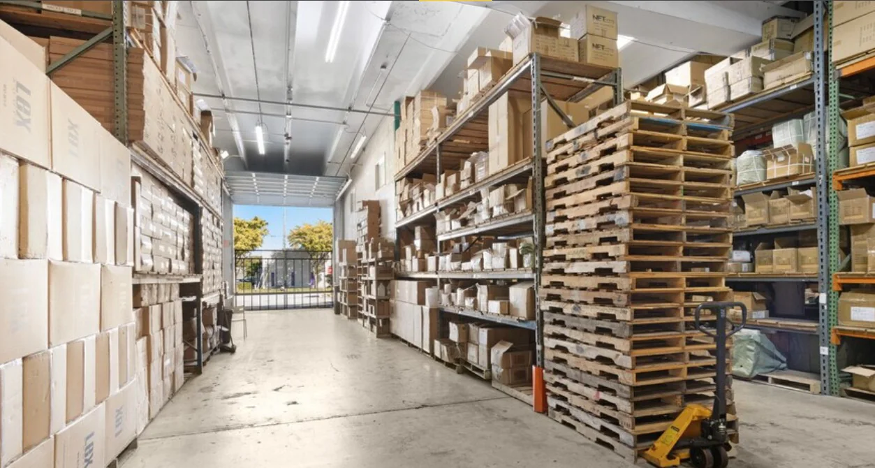 Doral Warehouse — Lease in Miami, FL, photo 3 of 5