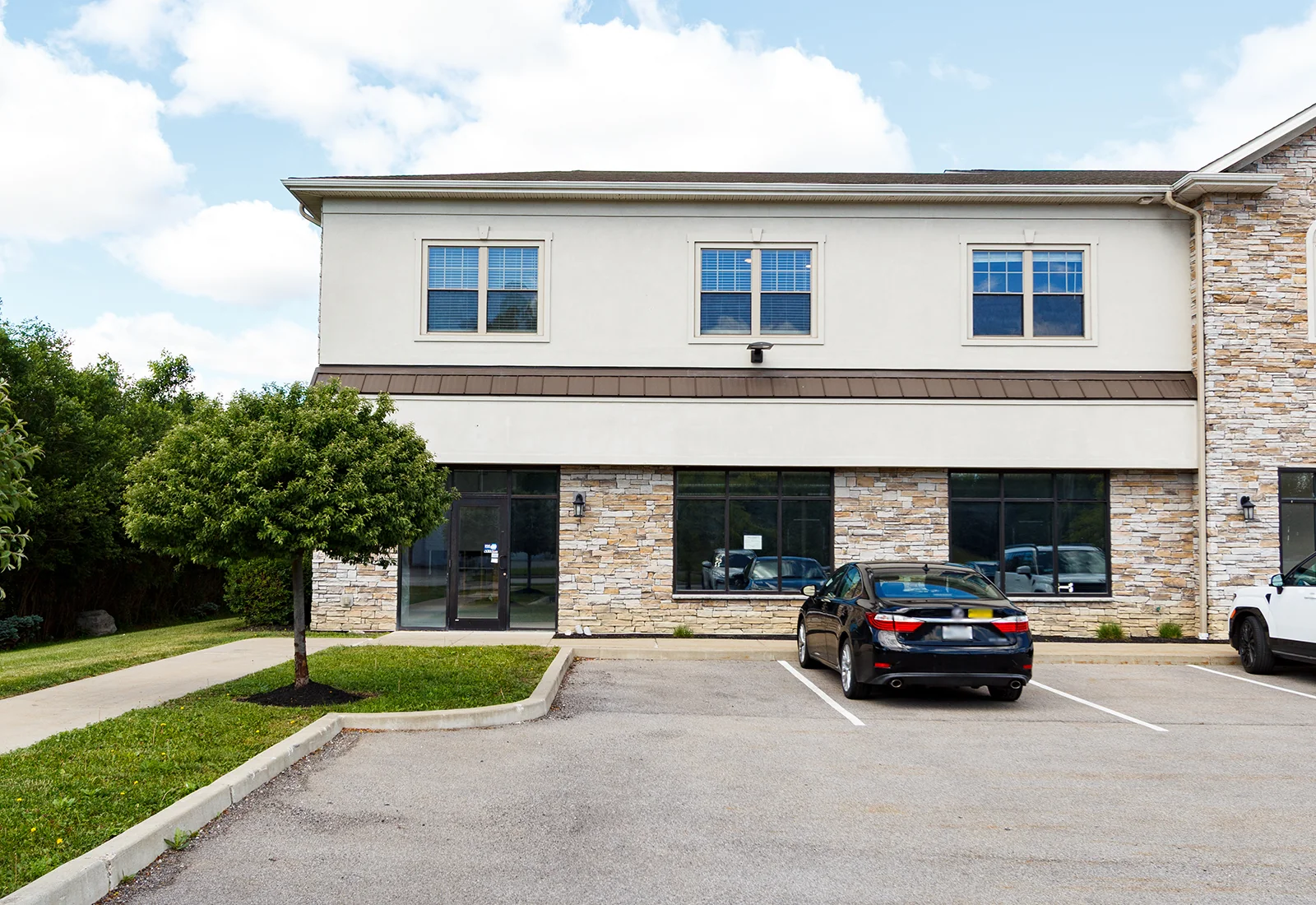 The Fox Shoppes & Suites — Lease in East Amherst, NY, photo 2 of 5