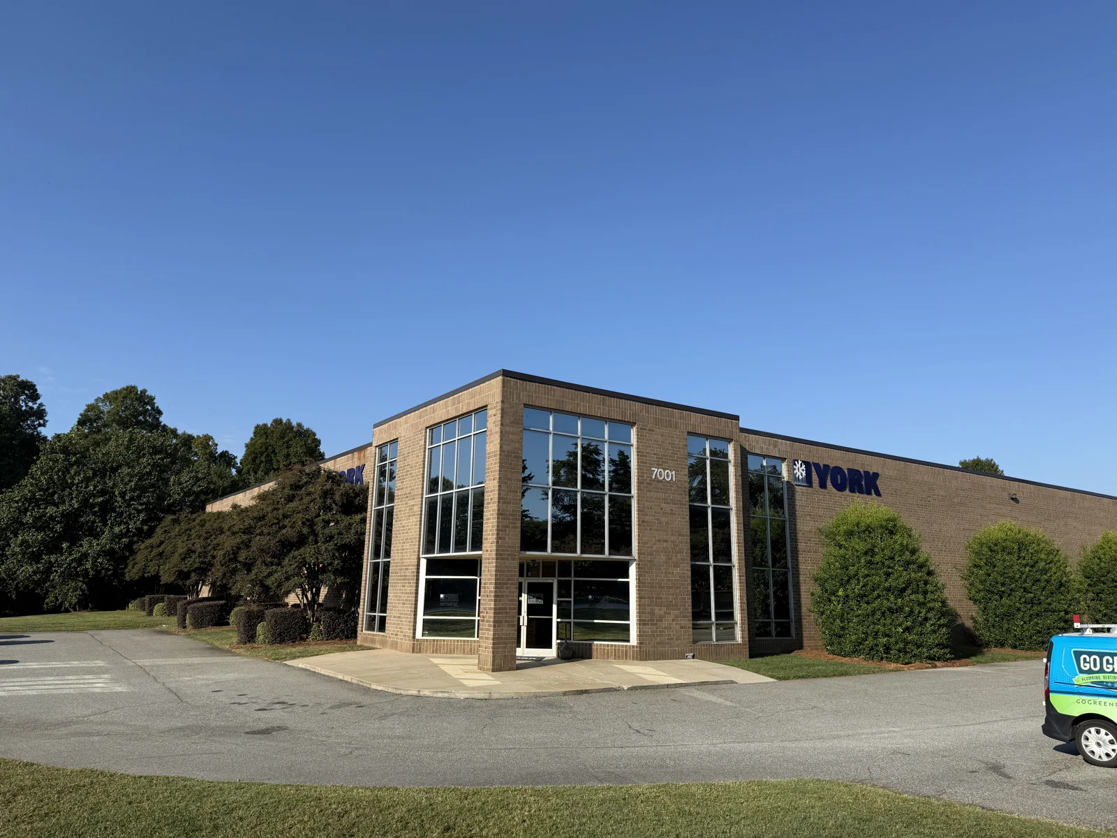 7001 Cessna Drive — Lease in Greensboro, NC, photo 2 of 8