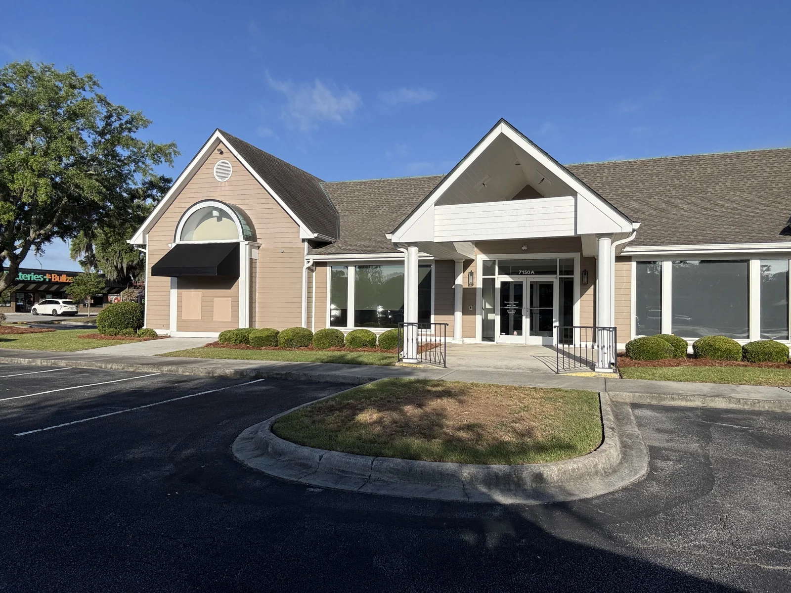 Office in Savannah, GA — Lease in Savannah, GA, photo 1 of 8