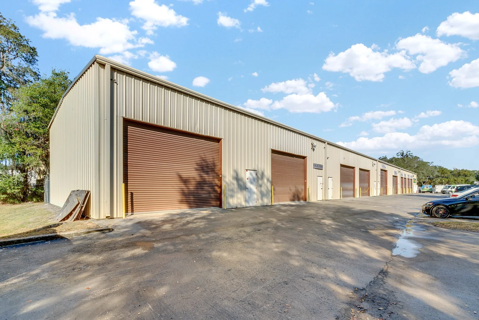 Industrial / Flex Space — Lease in Orlando, FL, photo 1 of 4