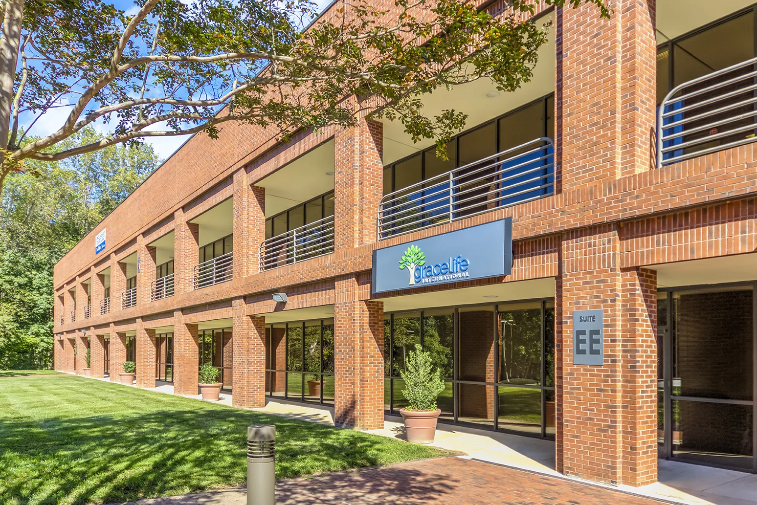 Twin Oaks I — Lease in Charlotte, NC, photo 1 of 3