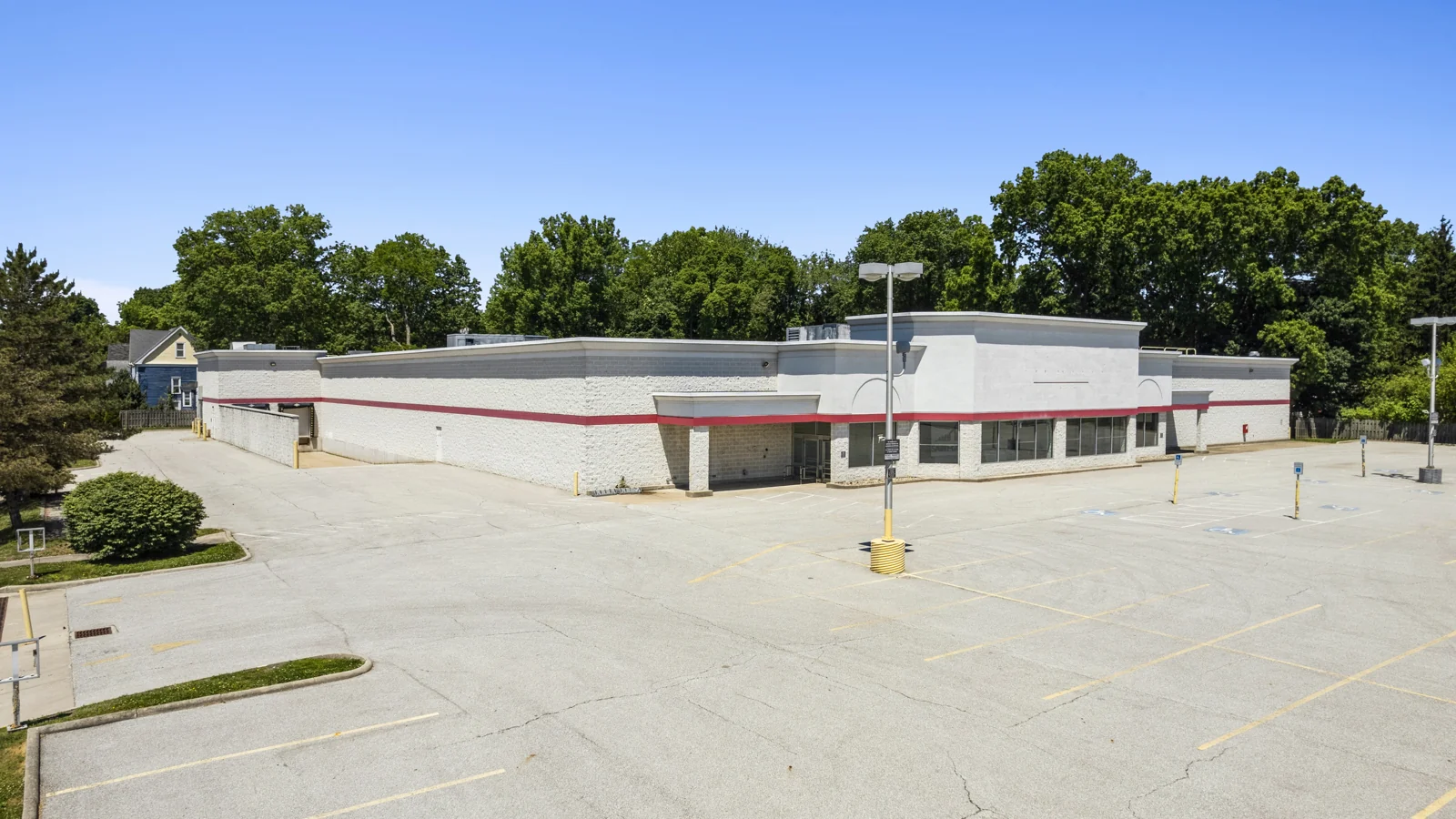47,230 SF Available on ±4.2 AC — Sale in Ravenna, OH, photo 3 of 8