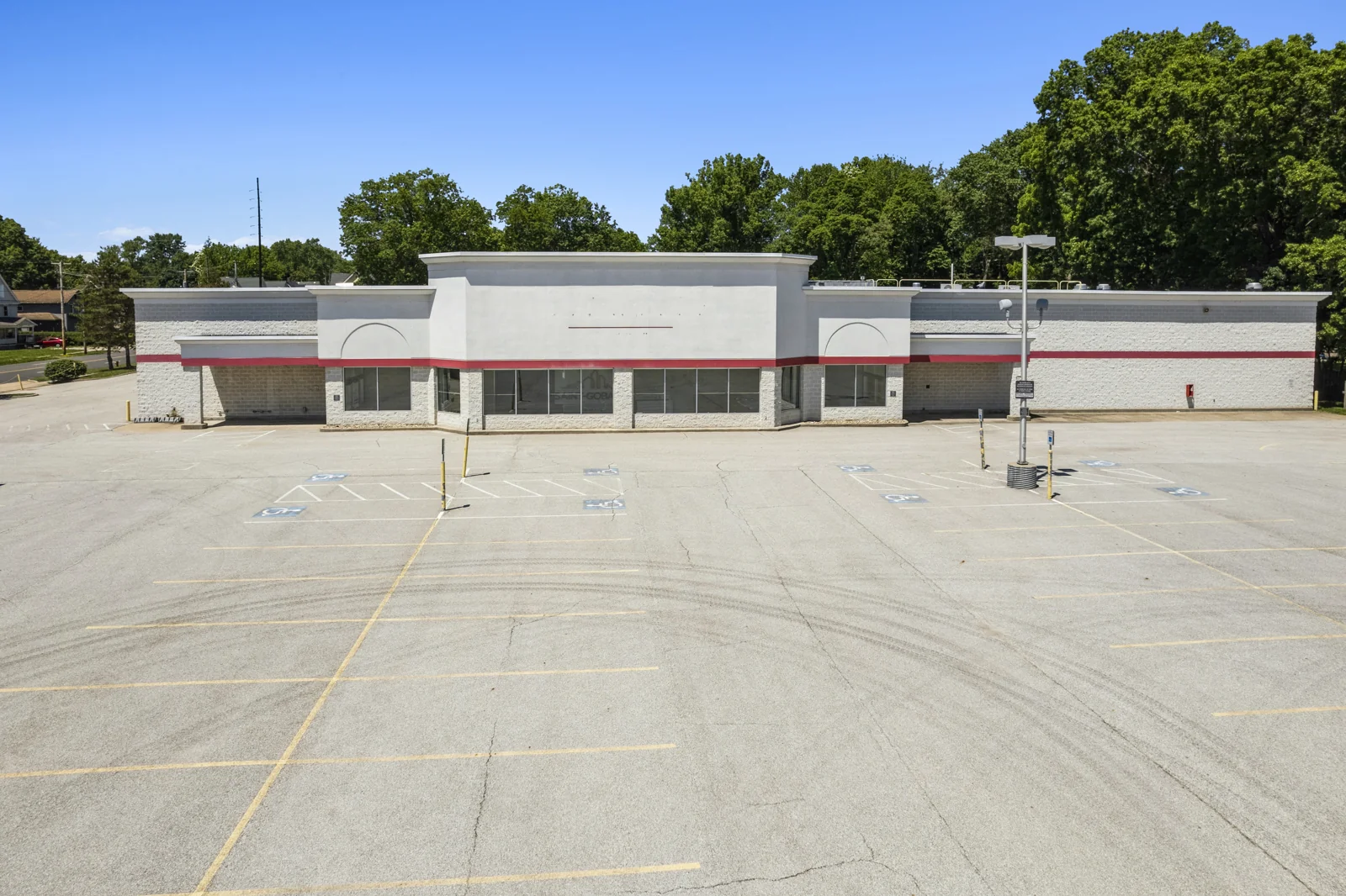 47,230 SF Available on ±4.2 AC — Sale in Ravenna, OH, photo 4 of 8