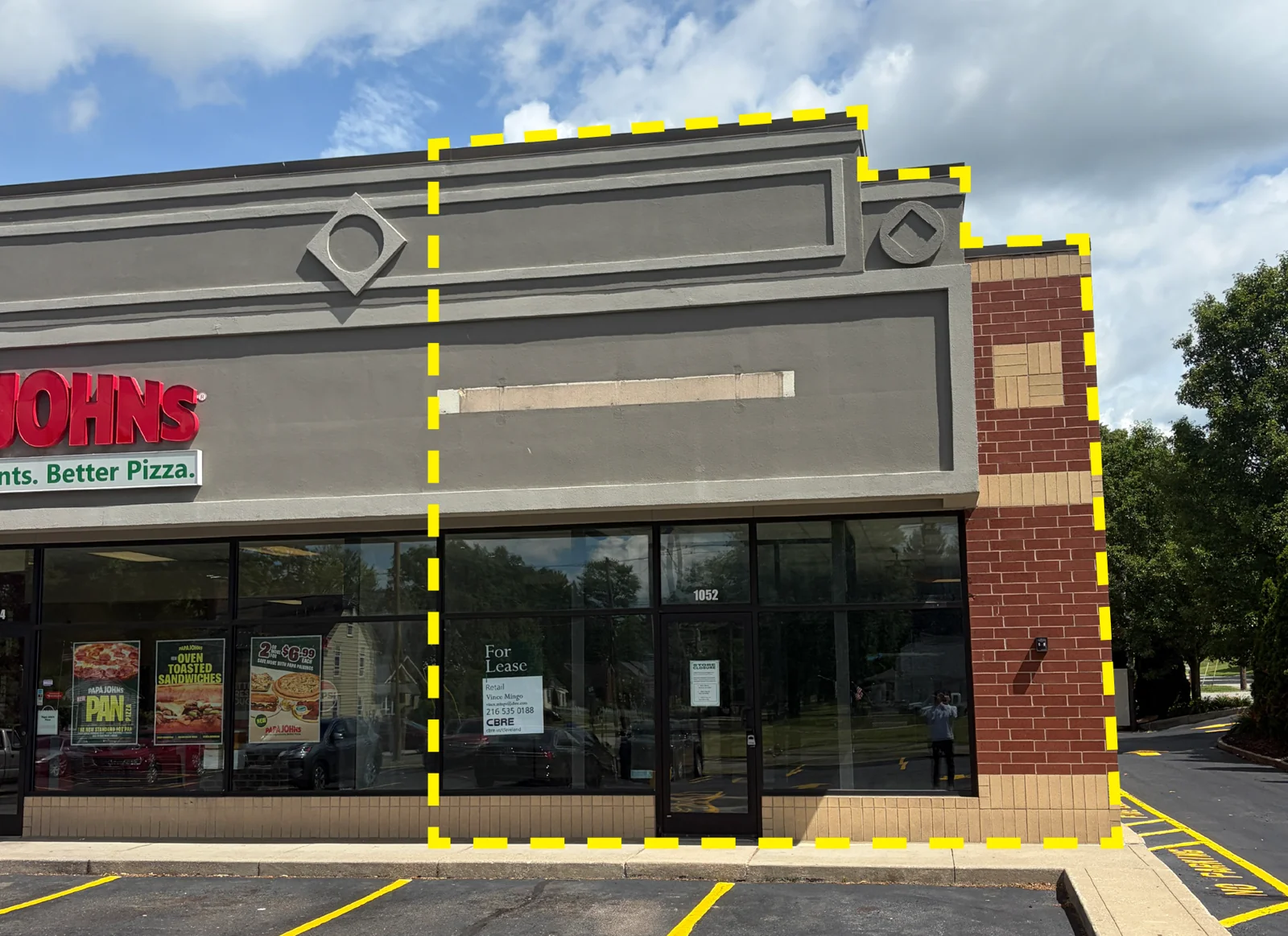 1,920 SF Former Restaurant Endcap — Lease in Ravenna, OH, photo 2 of 6