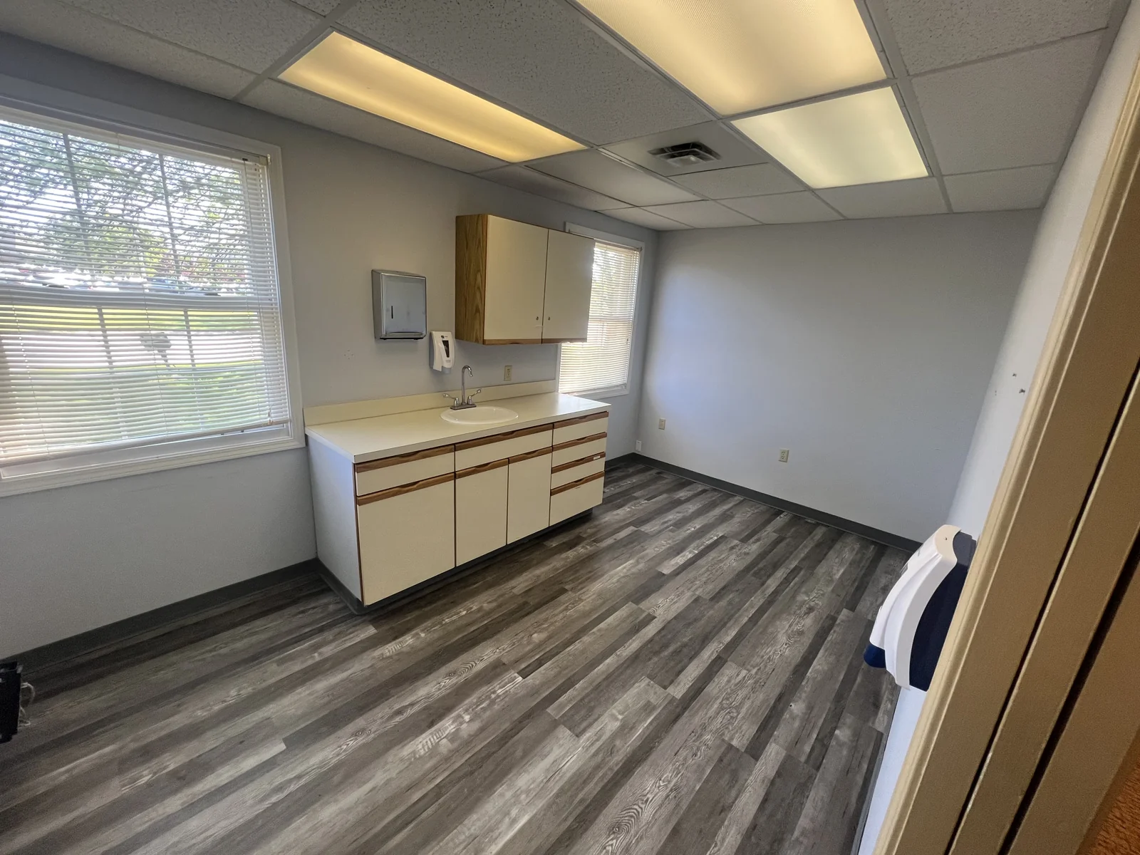 Lindsay Professional Center — Sale in Mentor, OH, photo 4 of 8