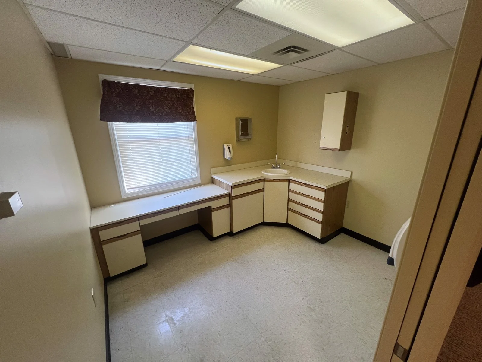 Lindsay Professional Center — Sale in Mentor, OH, photo 5 of 8