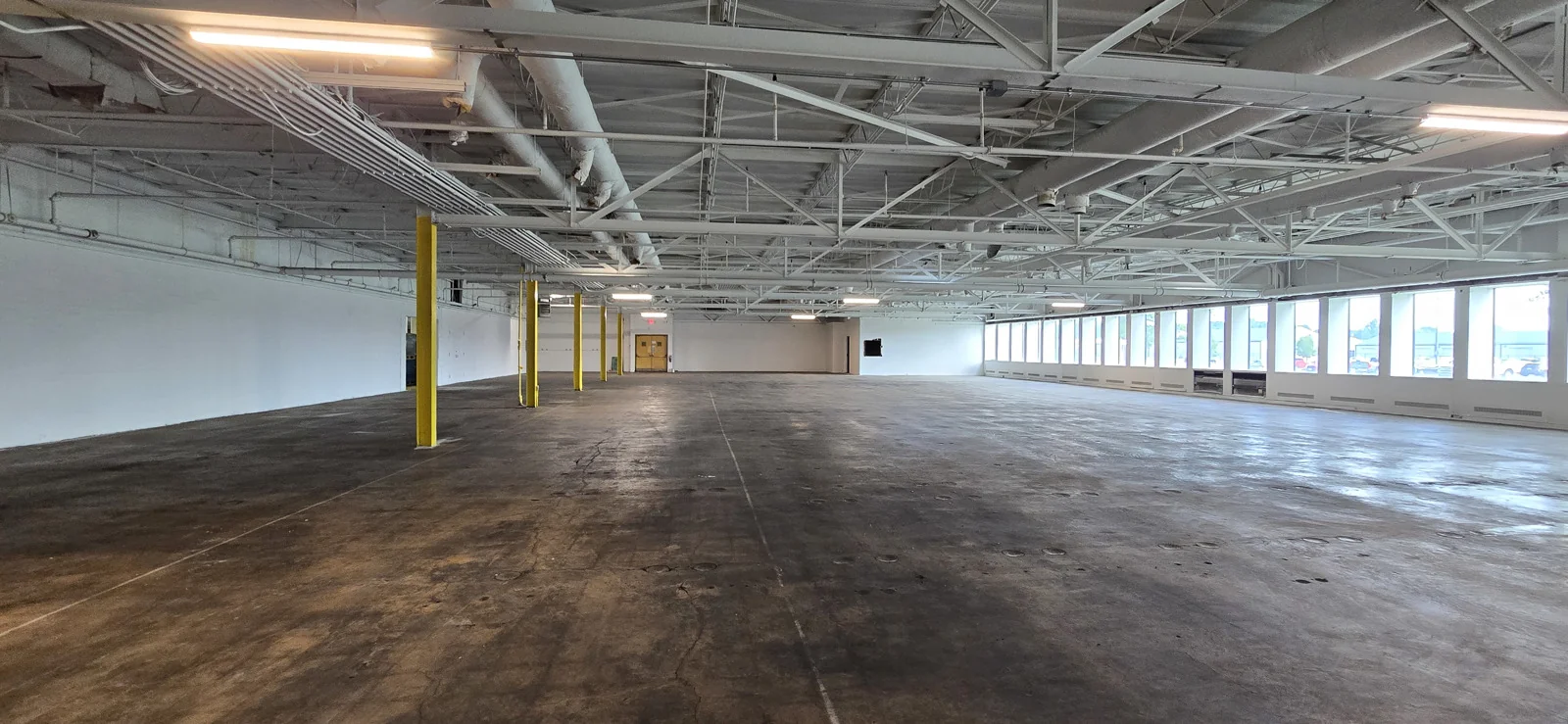Office in Mentor, OH — Lease in Mentor, OH, photo 2 of 8